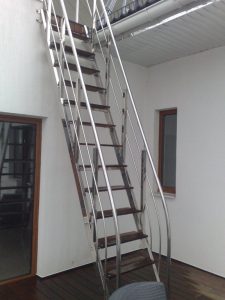 Как построить лестницу в погреб своими руками